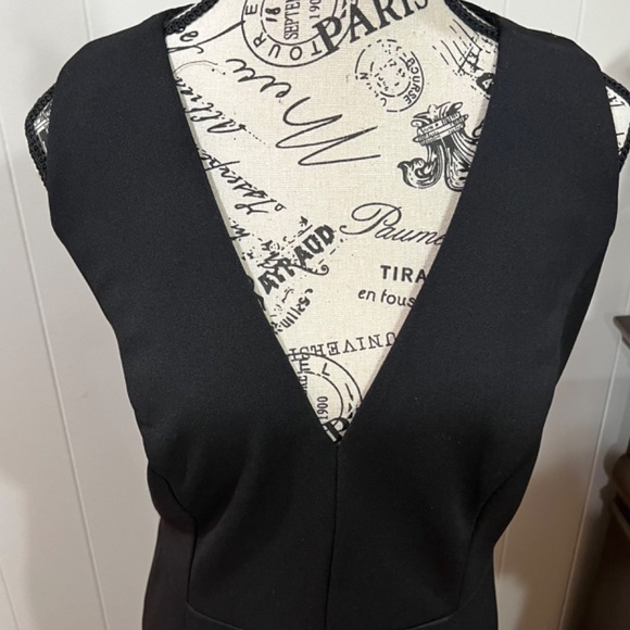 Black Betsy & Adam Gown - Picture 4 of 6